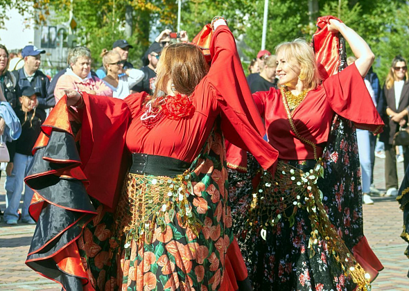 День народов Среднего Урала отметили в Парке влюбленных