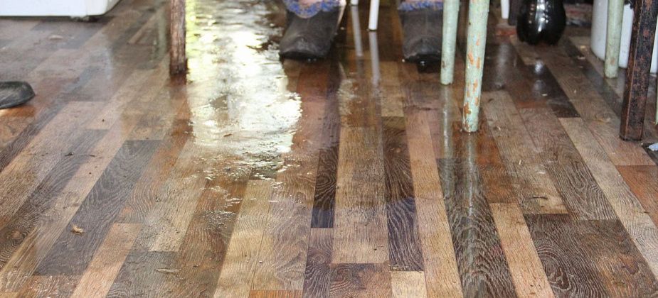 Горожанка потребовала возмещения ущерба от управляющей компании