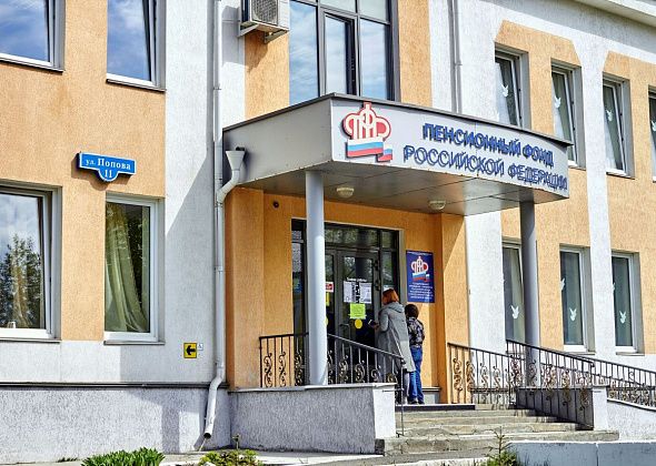 Горожанин оспаривает отказ в выплате пенсии за работу машинистом мельниц в 90-е