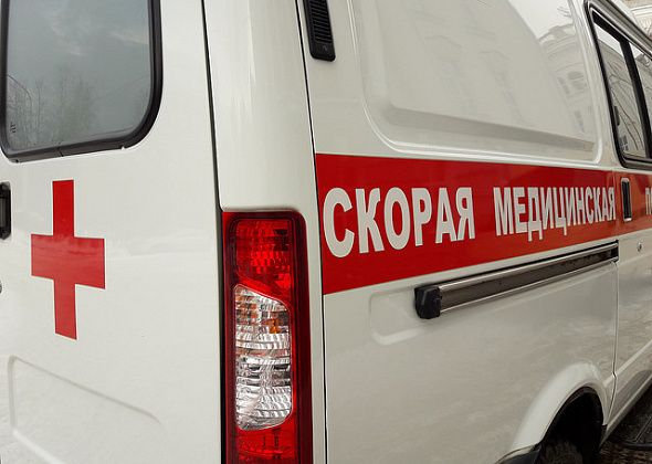 Скутерист сломал ногу в аварии