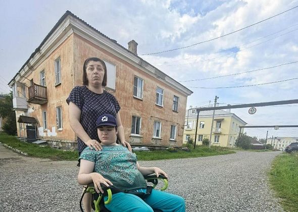 “Ребенок “этим” дышит”. Жительница дома на Шахте рассказала о проблемах из-за подтоплений