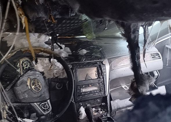 Названа вероятная причина возгорания в авто волчанца, которое случилось между Карпинском и Краснотурьинском