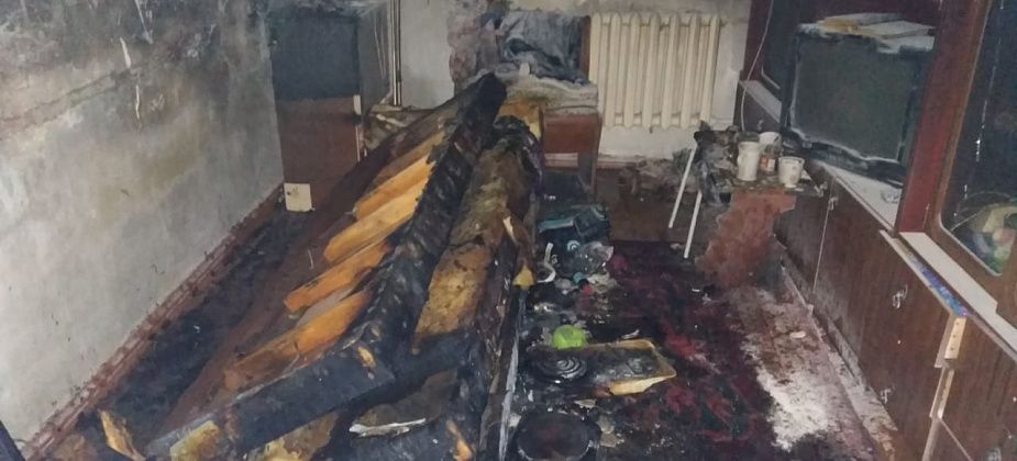 Из-за нетрезвой женщины произошел пожар в общежитии. Эвакуировали 16 человек