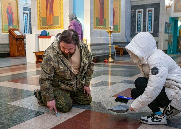 Перед Пасхой прихожане провели уборку в соборе Максима Исповедника