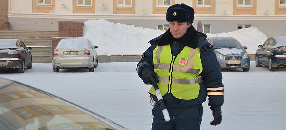 Девятикласника на площади сбила женщина-водитель, поздно заметившая пешехода