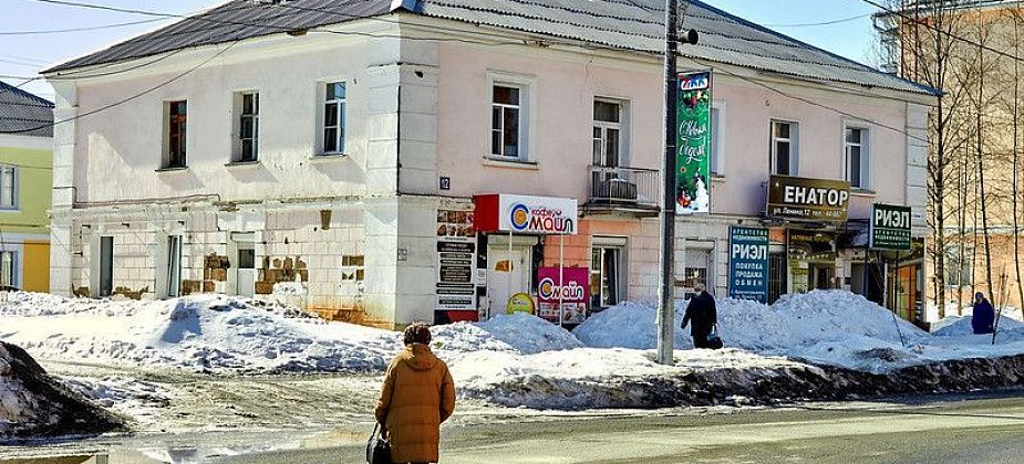 Спустя 11 лет дом на центральной улице города признали аварийным