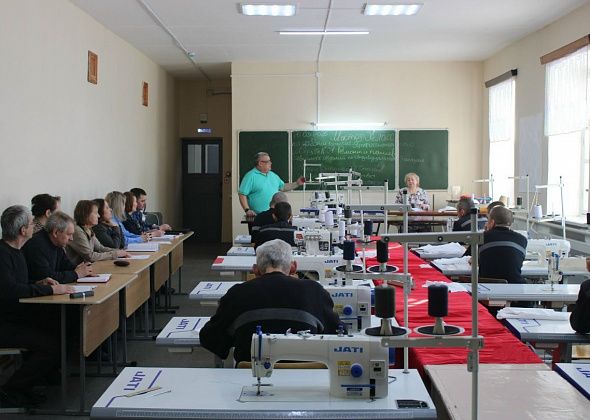 Будущие портные и сварщики из краснотурьинской колонии перенимали опыт у мастеров