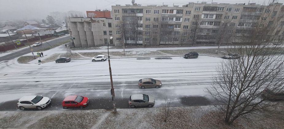 В Краснотурьинске выпал снег. В кювет уже улетела «ГАЗель»