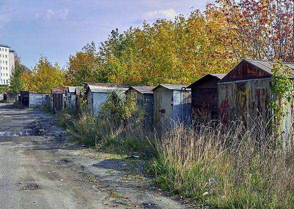 Возле горбольницы уберут 18 гаражей
