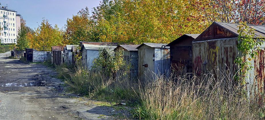Возле горбольницы уберут 18 гаражей