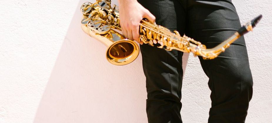 Краснотурьинцев зовут в библиотеку, чтобы послушать «Саксофон в джазе»