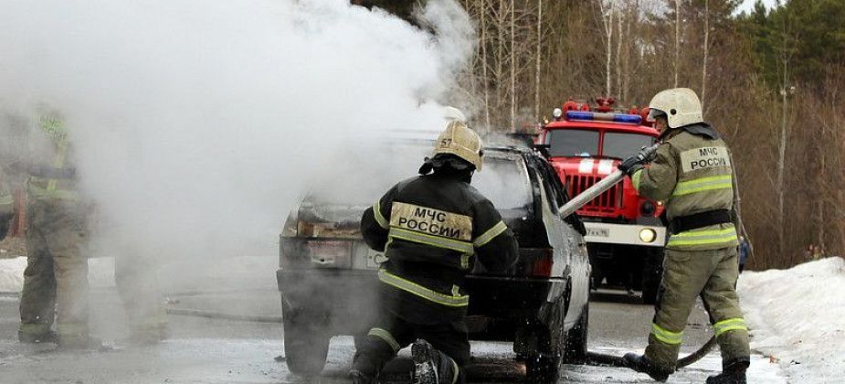 Хозяин «девятки» поджег собственное авто