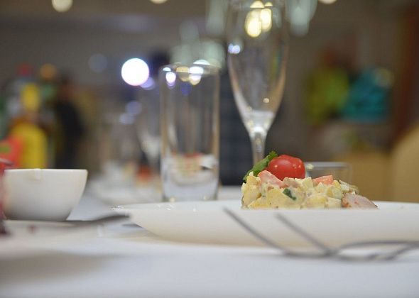 Рекомендации юрисконсульта: заказываем новогодний банкет