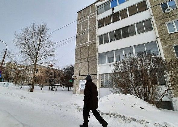 Крышу дома на Попова, 71, из-за которой выселяют около 100 человек отремонтируют летом. В прокуратуре объяснили  «декабрьские» сроки работ