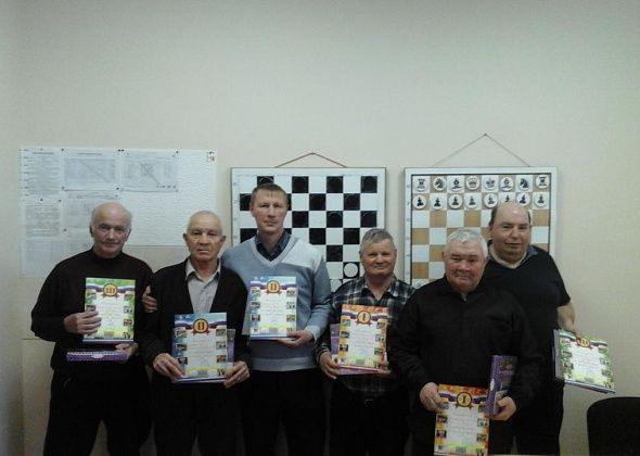 В Краснотурьинске прошли командные соревнования шашистов