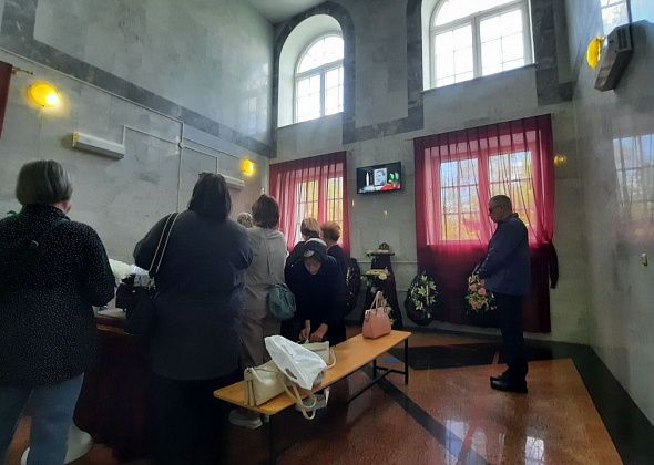 «Он унес с собой очень многое»: похоронили писателя Александра Иванченко