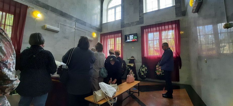 «Он унес с собой очень многое»: похоронили писателя Александра Иванченко