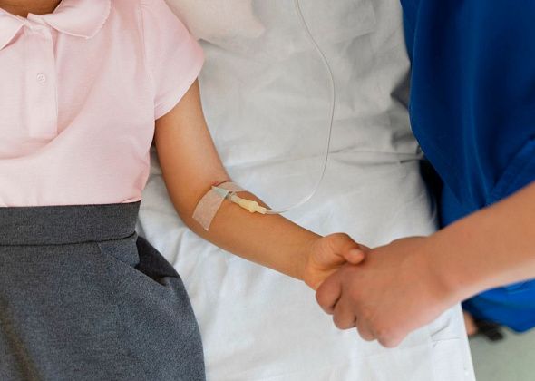 Мама из Рудничного попросила, чтобы кровь на анализ у детей брали в поселке. В больнице ответили