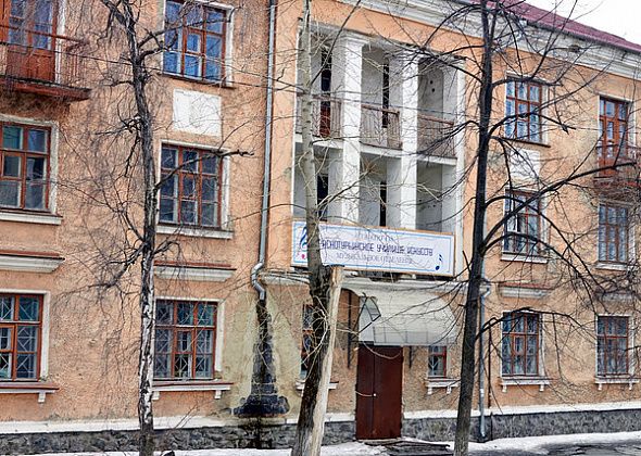 "Заброшка" в сердце города: что будет с бывшим зданием музучилища
