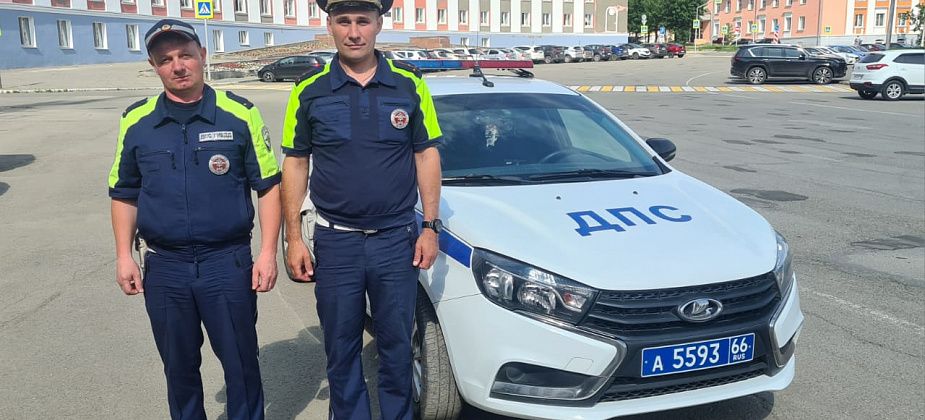 Автоинспекторы Краснотурьинска помогли серовчанину появиться на свет