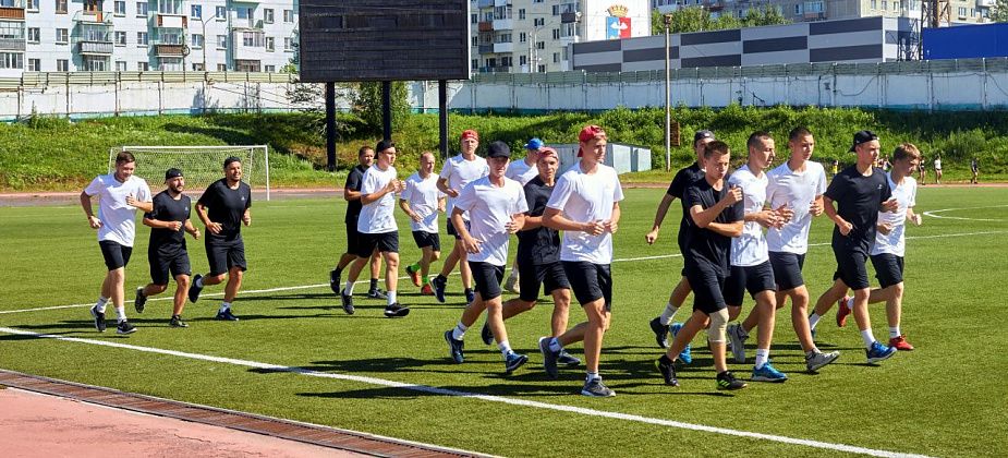 Хоккейный «Маяк» вышел из отпуска 