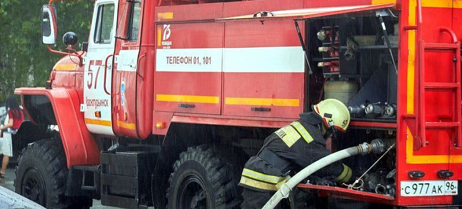 В Краснотурьинске сгорел третий  мусорный контейнер