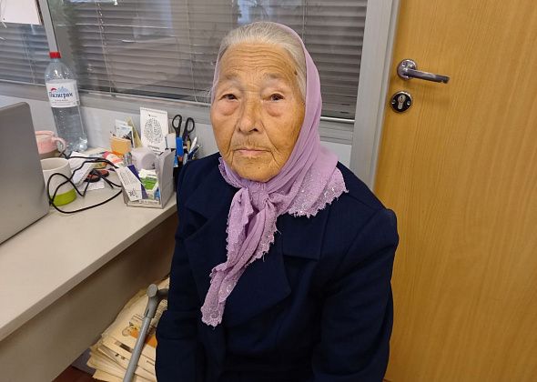 Бабушке, которая потеряла кошелек, помогли волонтеры из Серова 