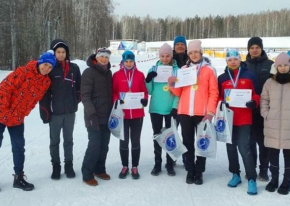 Лыжницы вернулись с областного первенства с первым местом в эстафете